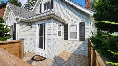 2-Bedroom Main & Upper Floor House – Downtown Brampton – Nov