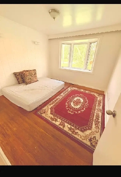 Furnished Room for Rent – Central Pickering