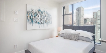 PRIVATE ROOMS IN DOWNTOWN VANCOUVER | Available now!