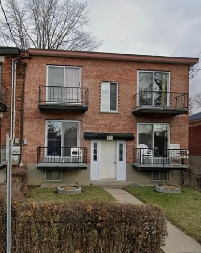 3 1/2 Laval Metro Cartier