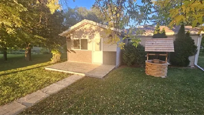 Beautiful home on Brokenhead River/Beausejour