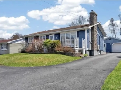 Three bedroom unit  with garage and plenty of deck space