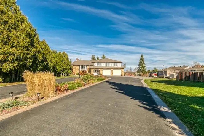NOT JUST AN AVERAGE RESIDENCE!, ON 1.943 ACRES PRIME NEW SUDBURY