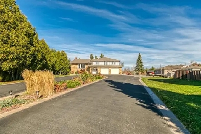 NOT JUST AN AVERAGE RESIDENCE!, ON 1.943 ACRES PRIME NEW SUD...