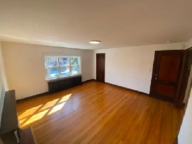 Large 1 Bedroom in Jane Subway Line (ALL INCLUDED $1998)