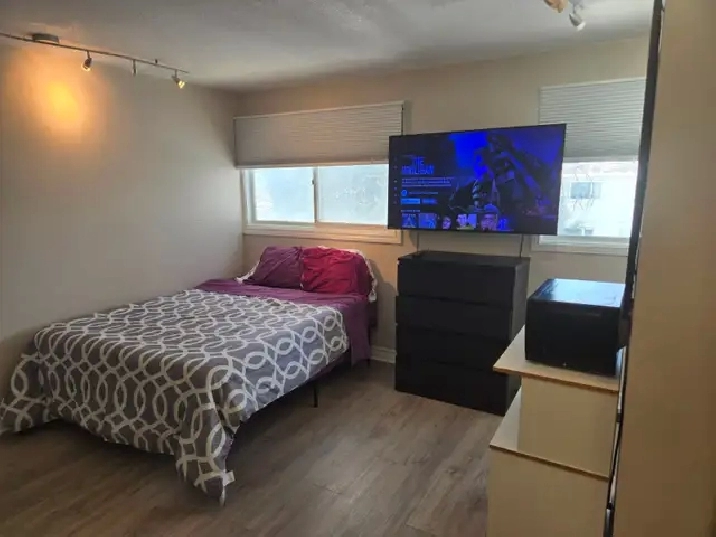 FREE RENT!! FULLY FURNISHED, 55' SMART TV, ENSUITE BATHROOM C/W