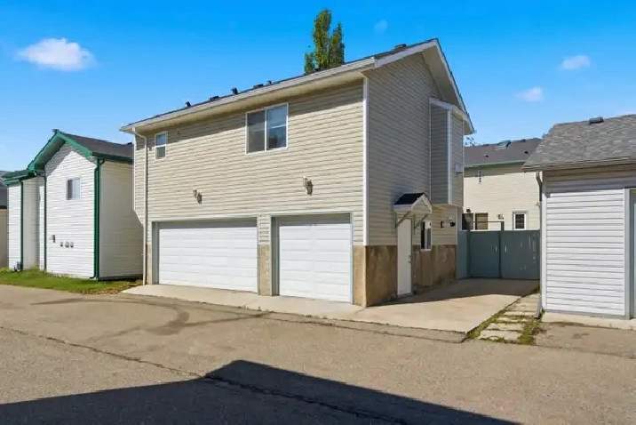 1 bedroom carriage suite Airdrie for rent rental private laundry