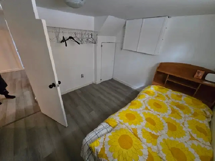 Room for rent River heights !