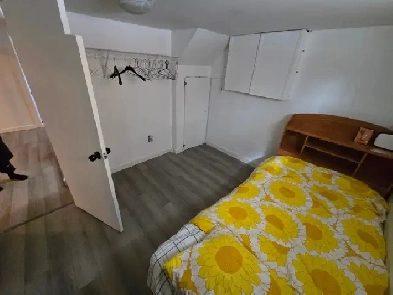 Room for rent River heights !