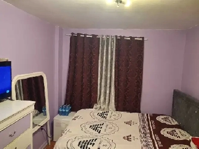 PRIVATE  ROOM FOR RENT
