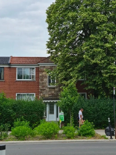 FURNISHED BACHELOR NEAR METRO JOLICOEUR