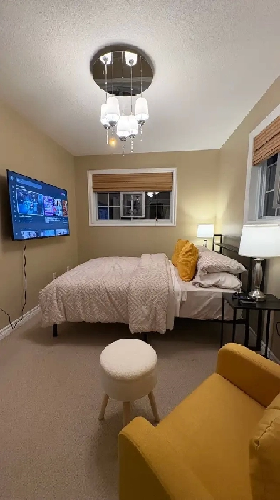 Waterfront Room for Rent in Thousand Islands