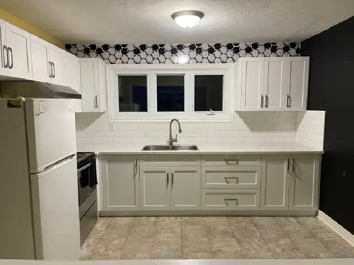 HOUSE FOR RENT - TILLSONBURG - AVAILABLE ASAP