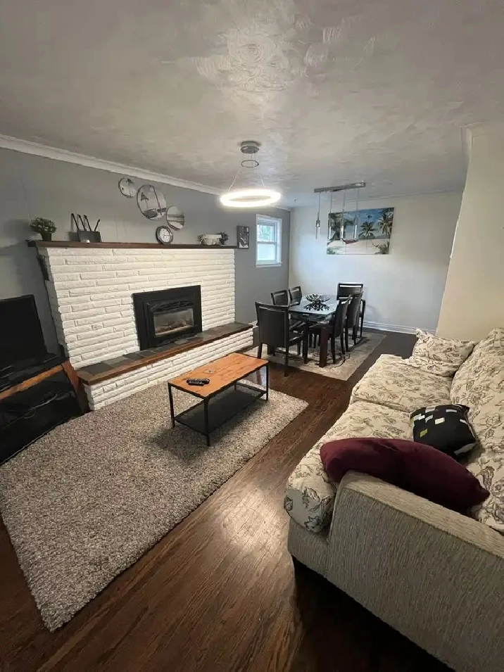 Private Room Available In Scarborough