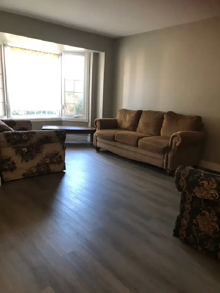 LARGE HOUSE FOR LEASE