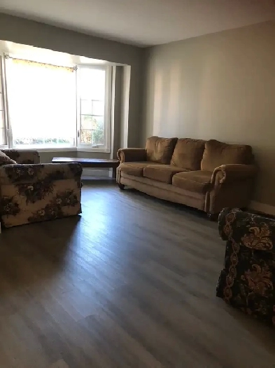 LARGE HOUSE FOR LEASE