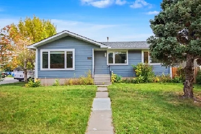 RECENTLY UPDATED BUNGALOW ON A HUGE CORNER LOT IN SOUTHVIEW