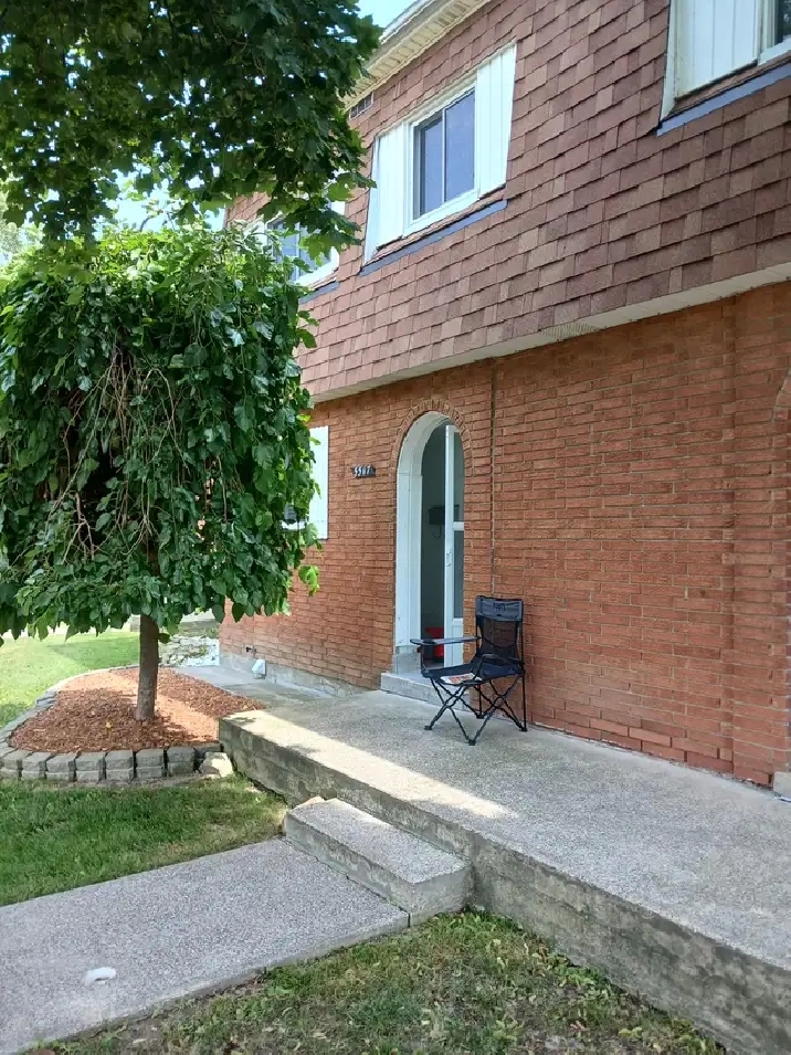 TOWNHOUSE FOR RENT
