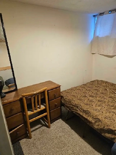 $600 ROOM FOR RENT BANK ST AND HUNT CLUB  ALL INCLUSIVE
