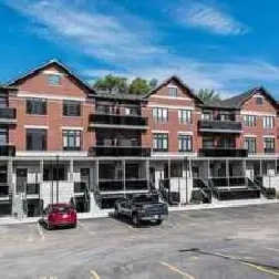 2 BEDROOM APARTMENT AVAILABLE - 799 Robinson Street