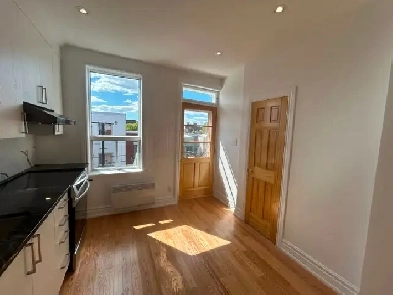 Appartement de luxe 4 1/2 converti en  un grand 3 1/2