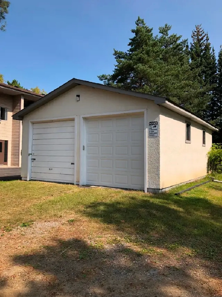 Garage for Rent