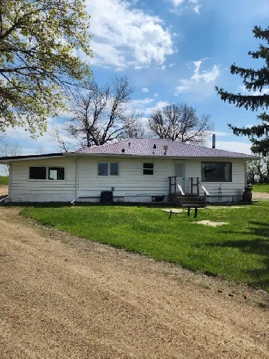 For Rent/Sale-3 bedroom House on acreage, Ernfold Sask