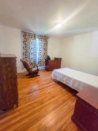 Chambre 1 à louer – Laval (boul. Lévesque Ouest) – 650 $/mois to