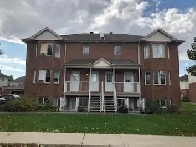Sunny, spacious 4 1/2 apt in plateau with 5 appliances Oct 1st