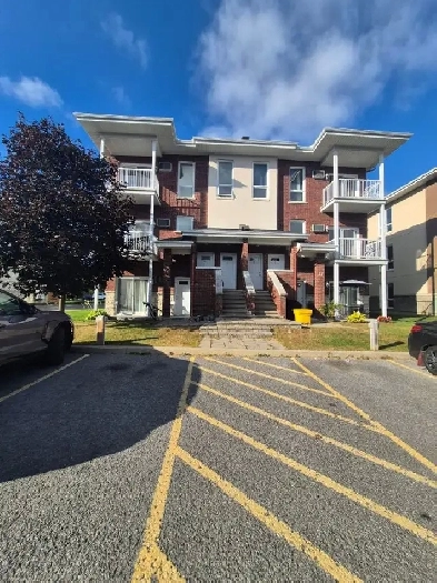 Nice and large two-bedroom / Beau et grand 4 1/2 /Aylmer