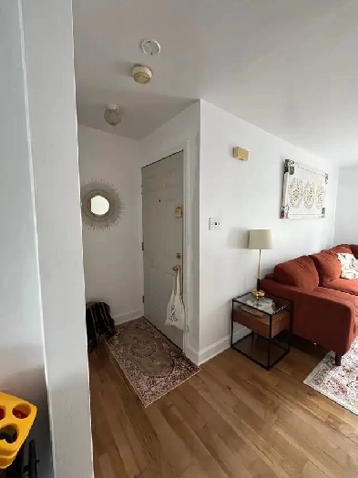 Logement 4 1/2 lumineux à louer