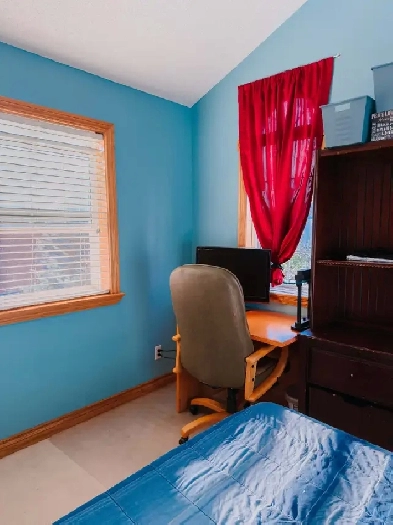 ️ Furnished Room with Mountain Views – Tuscany, NW Calgary