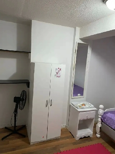 room for rent available for Female