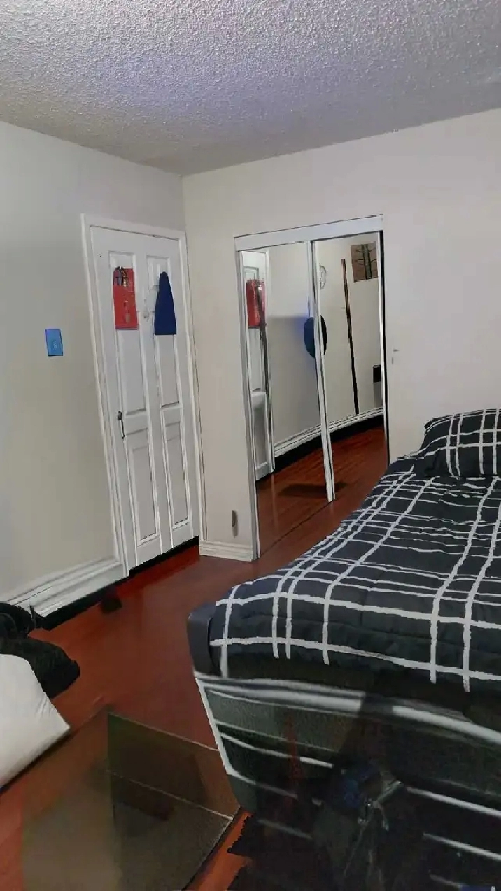 UPPER LEVEL MASTER BEDROOM - MALTON