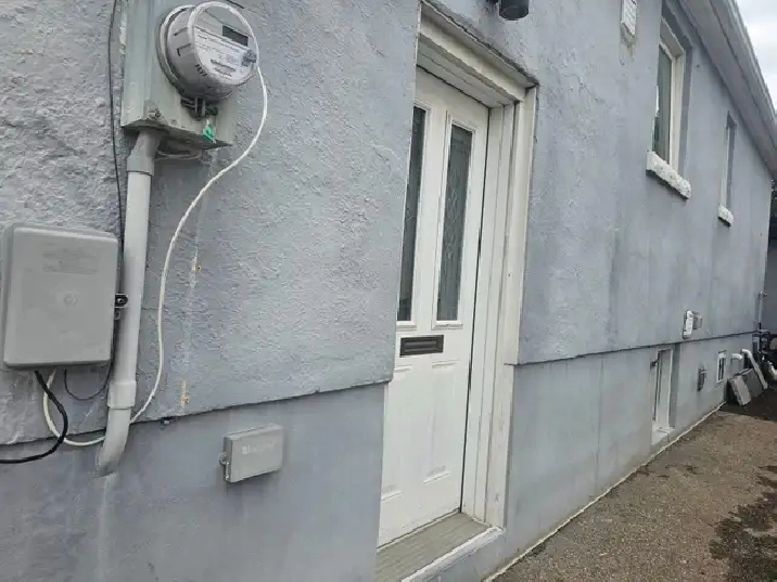 2-BEDROOM BASEMENT FOR RENT – QUEENSWAY & KIPLING