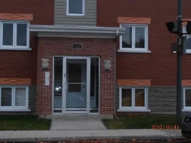 très beau 5½ rue Chabot, secteur Vanier, demi sous-sol libre