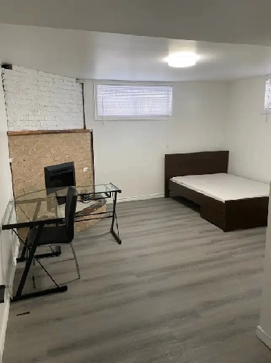 Room for rent – Clean, Quiet & Convenient