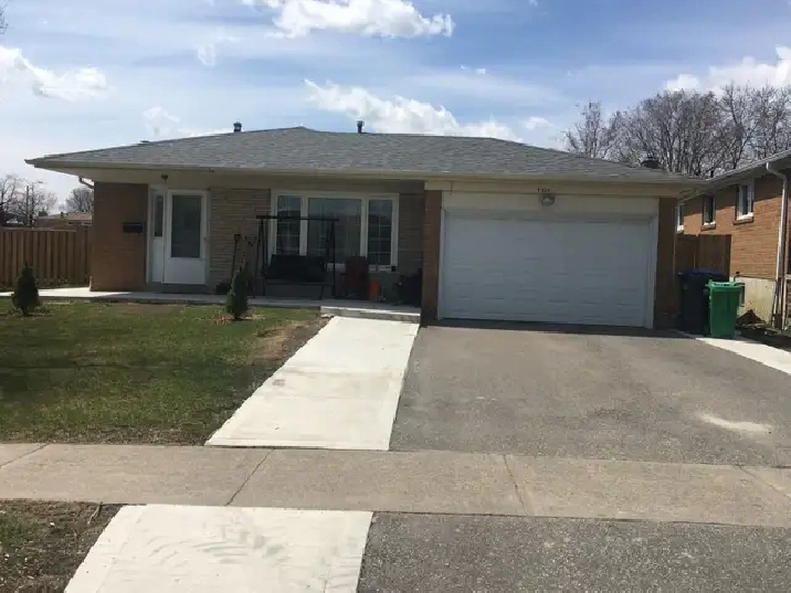 Upper 3 Bedroom Bungalow For Lease Malton