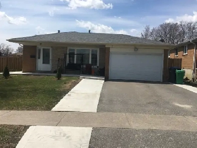 Upper 3 Bedroom Bungalow For Lease Malton