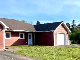 Spacious 2-Bed, 1.5-Bath Duplex with a single garage