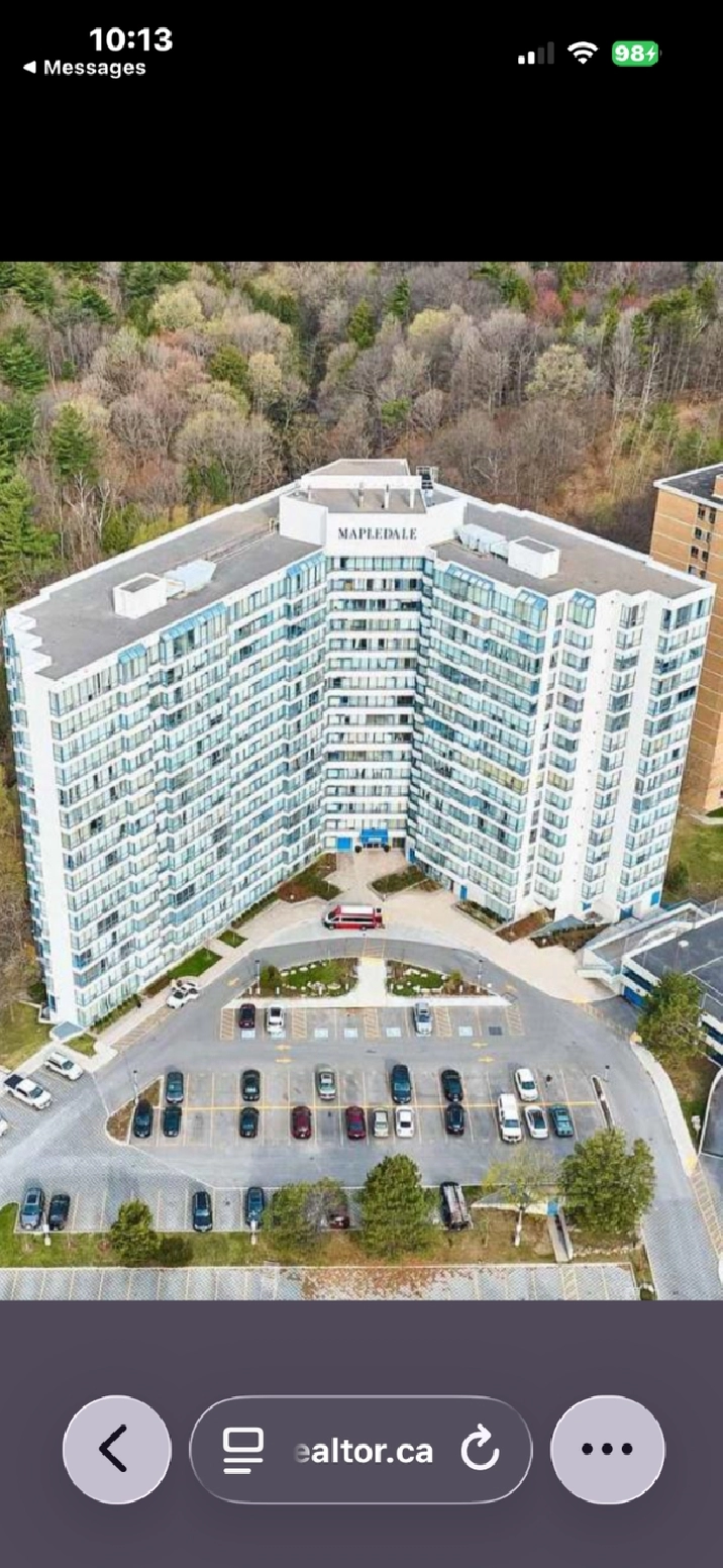 Quiet Room in Nice Condo with Swimming Pool & Gym in Scarborough