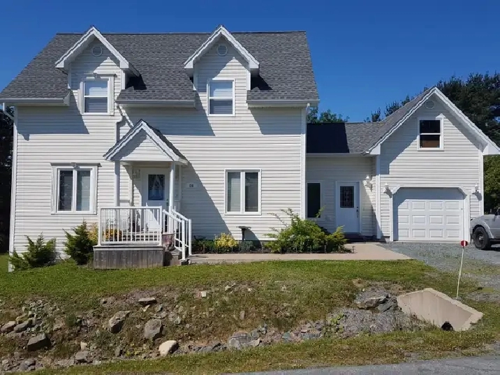 3 Bedroom House in Fall River Available Nov. 1