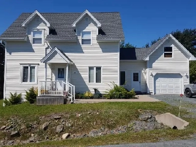 3 Bedroom House in Fall River Available Nov. 1
