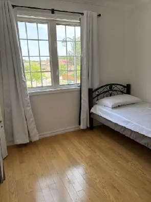Bright Furnished Room for Rent – Scarborough (Morningside & F