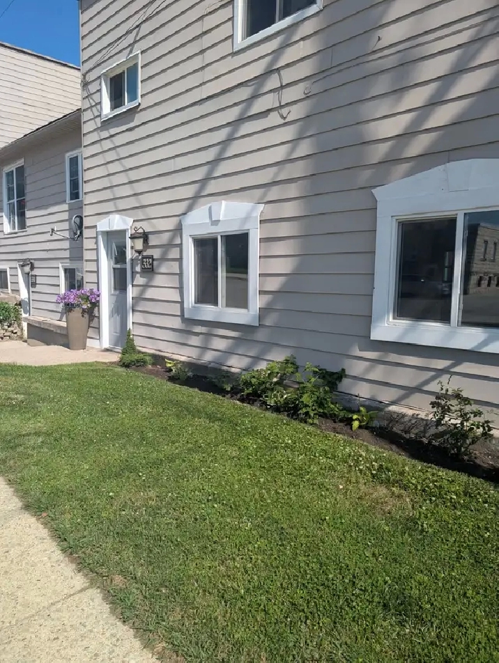 FOR RENT - 2 Bedroom Downtown Wiarton