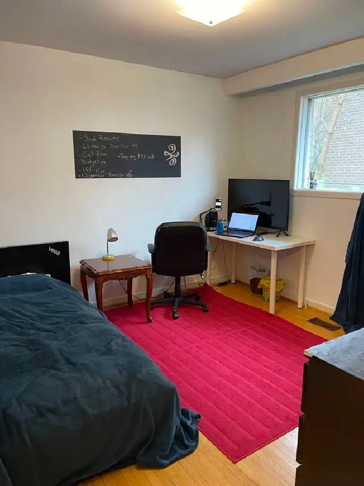 Furnished room near Yonge/Steeles available now