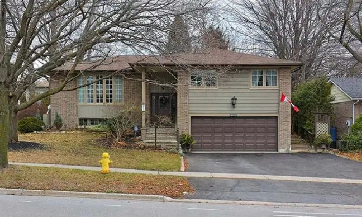 Spacious Walk-up Basement in Oshawa - 1 MONTH FREE $1,599