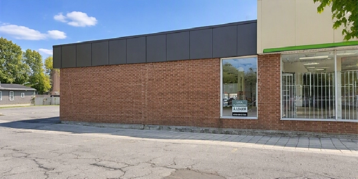 LOCAL COMMERCIAL À PIERREVILLE -À LOUER – 5 000 PI² à 12$ PI²