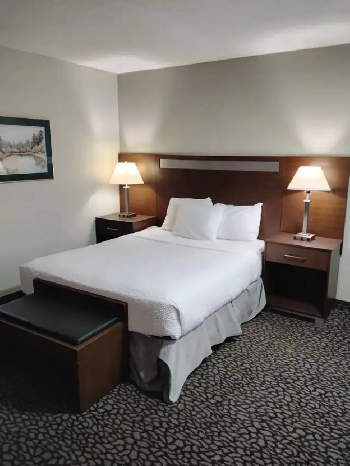 MONTHLY ROOMS AVAILABLE