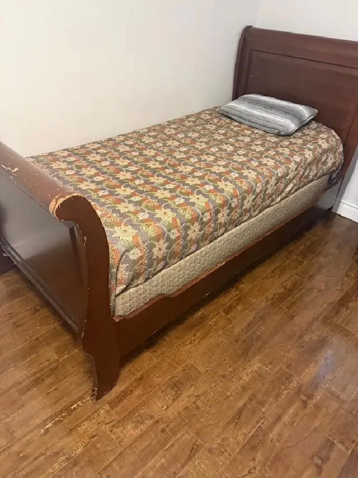 Room for Rent (Females)